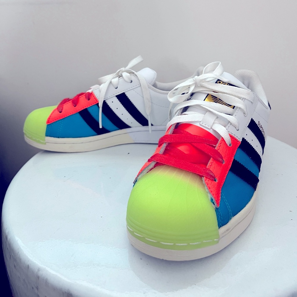 Adidas - colorful sneakers In great shape
